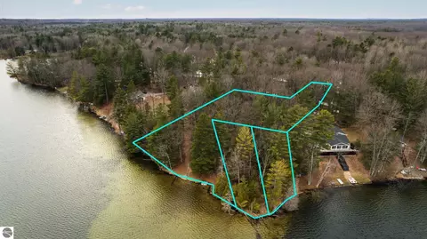 10513 Wildwood, Interlochen, MI 49643