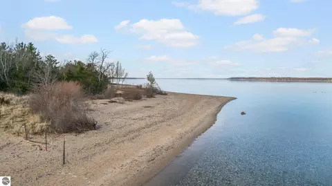 308 S Bayshore Dr, Elk Rapids, MI 49629