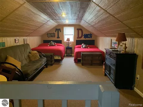 Bedroom - 100 Hemlock Rd, Roscommon, MI 48653 photo 5 of 5