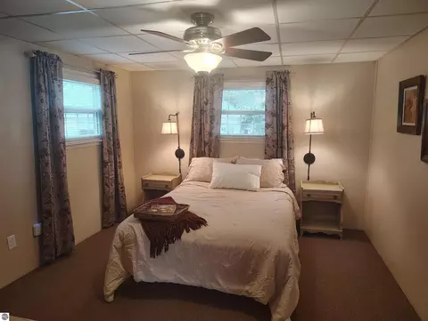 Bedroom - 100 Hemlock Rd, Roscommon, MI 48653 photo 2 of 5