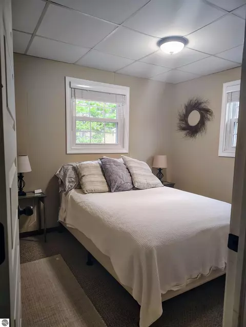 Bedroom - 100 Hemlock Rd, Roscommon, MI 48653 photo 3 of 5