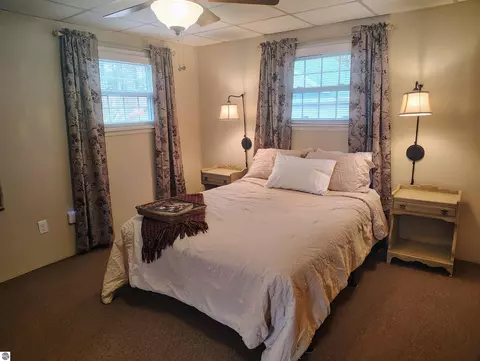 Bedroom - 100 Hemlock Rd, Roscommon, MI 48653 photo 1 of 5