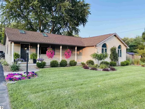 3329 S Huron, Bay City, MI 48706