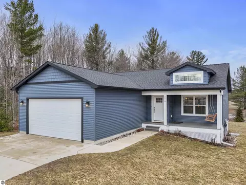 2218 Staghorn Ave, Grawn, MI 49637