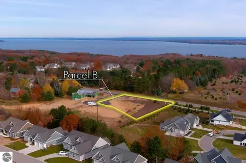 35 Jojack Run, Traverse City, MI 49686