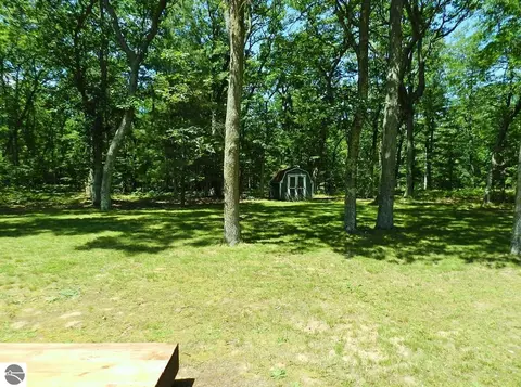 5660 Karlin Rd, Interlochen, MI 49643 photo 7