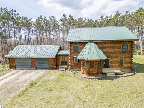 753 N School Rd, Weidman, MI 48893