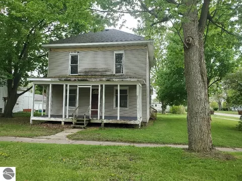 111 W Hall St, Shepherd, MI 48883 photo 1