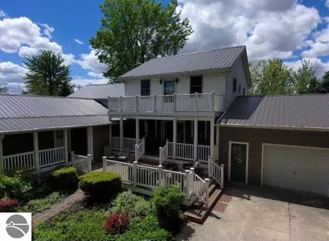 10454 W Taft Rd, Carson City, MI 48811