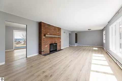3417 Scenic Hills Dr, Williamsburg, MI 49690