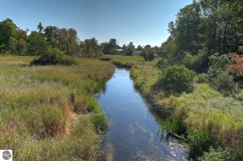 E 34 Road, Cadillac, MI 49601