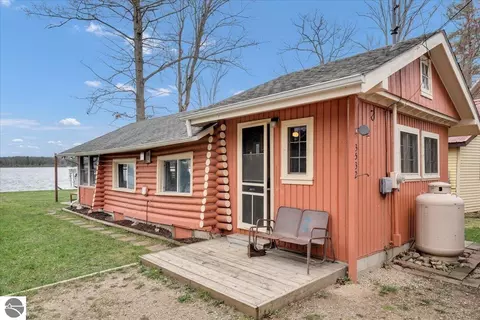 3532 South St, Lupton, MI 48635 photo 1