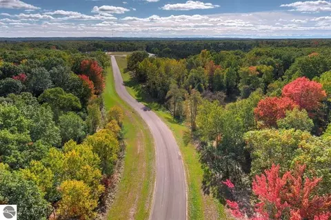 1518 Mary Lou Mnr, Interlochen, MI 49643