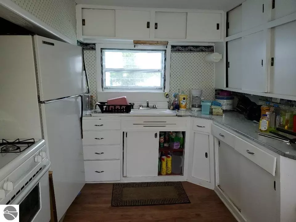  5630 W Lake Shore Dr, Weidman, MI 48893 photo 8