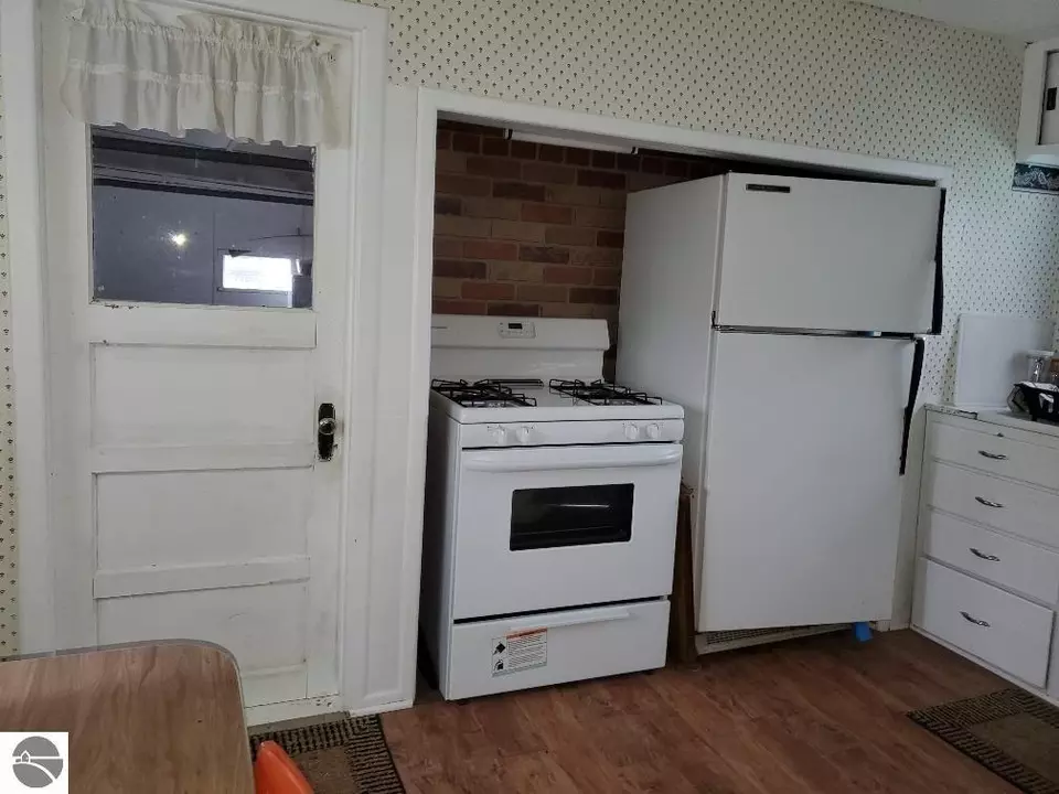  5630 W Lake Shore Dr, Weidman, MI 48893 photo 7