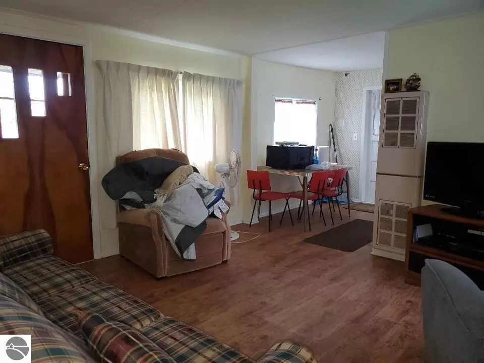  5630 W Lake Shore Dr, Weidman, MI 48893 photo 2