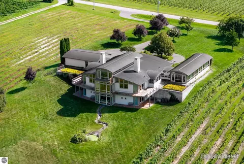 2721 Nelson Rd, Traverse City, MI 49686