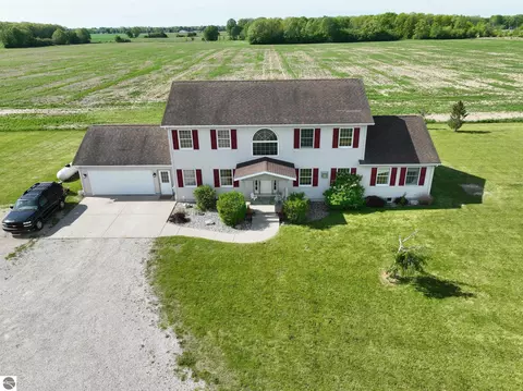 4606 E Jordan Rd, Mount Pleasant, MI 48858