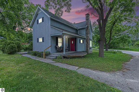 8941 E Summer St, Cedar, MI 49621 photo 1