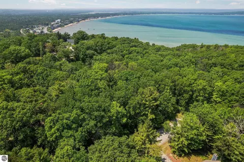 4513 Weathering Heights Rd, Traverse City, MI 49686