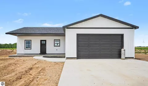 881 N Winn Rd, Mount Pleasant, MI 48858