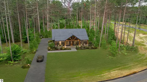 1480 Cascade Trl, Traverse City, MI 49685