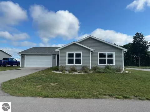 3596 Tanager, Traverse City, MI 49685
