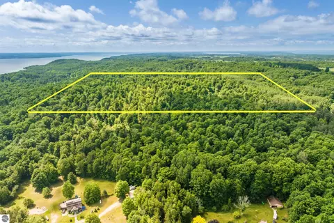 0000 Hjelte Rd, Kewadin, MI 49648