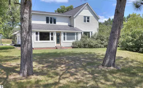 20682 Honor Hwy, Interlochen, MI 49643