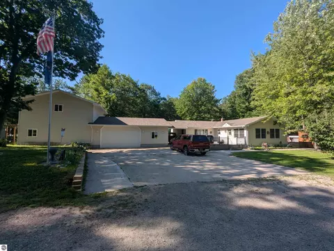 5314 E 16th St, Au Gres, MI 48703