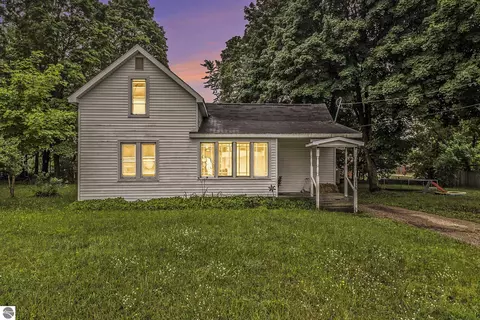 314 E South St, Buckley, MI 49620
