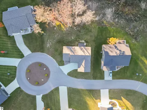 1420 Umber Dr, Traverse City, MI 49696