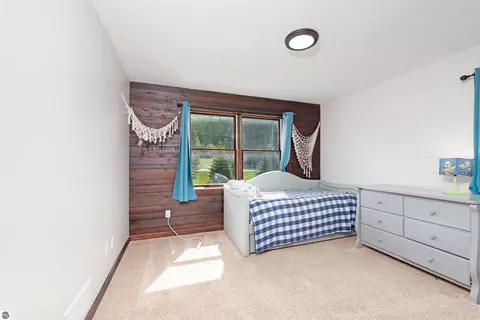 Bedroom - 7495 Bennett Rd, Williamsburg, MI 49690 photo 9 of 10