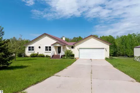 Exterior - 7495 Bennett Rd, Williamsburg, MI 49690 photo 1 of 2