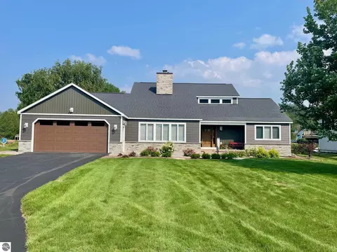 6705 W Harbor Dr, Elk Rapids, MI 49629