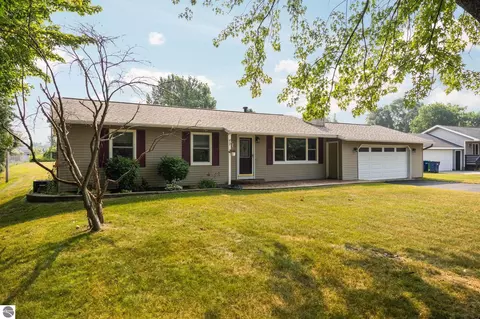 856 Meadow Dr, Traverse City, MI 49685