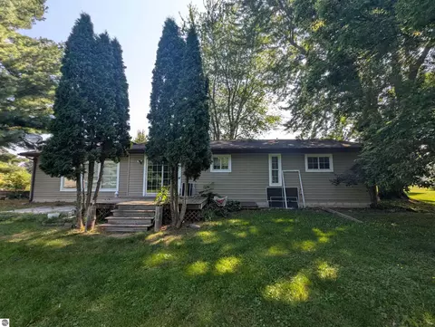 910 N Court St, Au Gres, MI 48703 photo 5