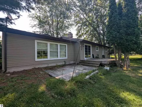 910 N Court St, Au Gres, MI 48703 photo 11
