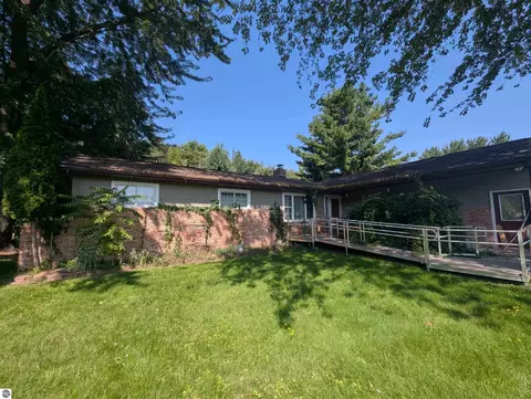 910 N Court St, Au Gres, MI 48703 photo 4