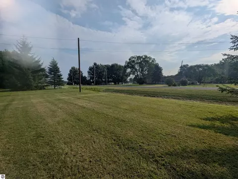 Exterior - 910 N Court St, Au Gres, MI 48703 photo 14 of 14