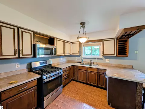 Kitchen - 910 N Court St, Au Gres, MI 48703 photo 2 of 3
