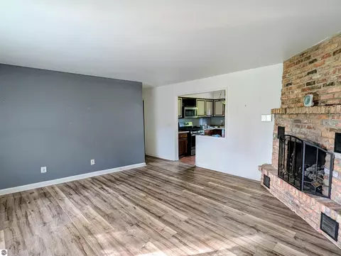 Living - 910 N Court St, Au Gres, MI 48703 photo 1 of 4