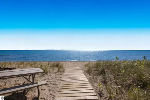 13613 Forest Beach Shrs, Northport, MI 49670