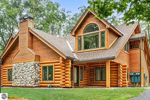 584 Wild Turkey Ln, Lewiston, MI 49756