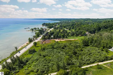 5368 S West Bay Shr, Suttons Bay, MI 49682