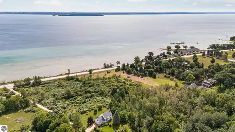 5368 S West Bay Shr, Suttons Bay, MI 49682
