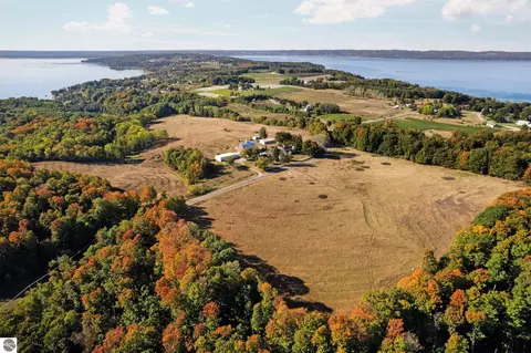 1378 Gray Rd, Traverse City, MI 49686
