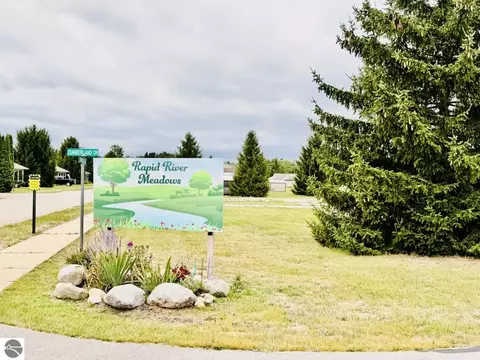9318 Chippewa Dr, Mancelona, MI 49659
