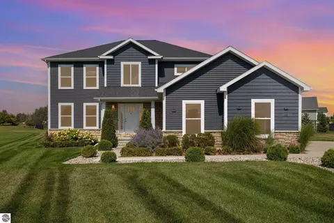 2275 Sandstone Dr, Mount Pleasant, MI 48858