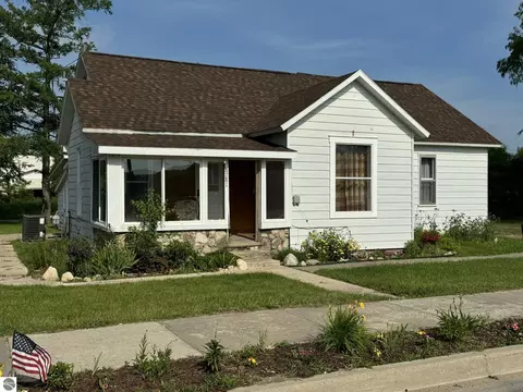 8281 Rapid City Rd, Rapid City, MI 49676